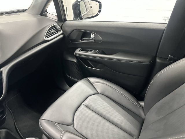Thumbnail: 2026 Chrysler Pacifica - 20