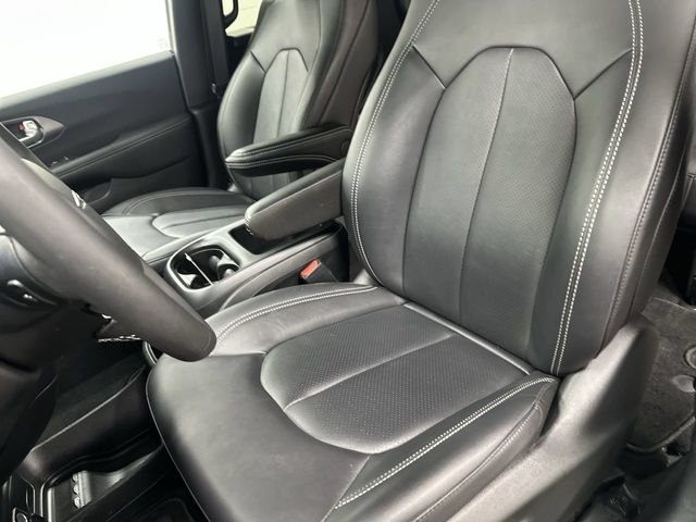 Thumbnail: 2026 Chrysler Pacifica - 7