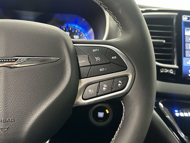 Thumbnail: 2026 Chrysler Pacifica - 23