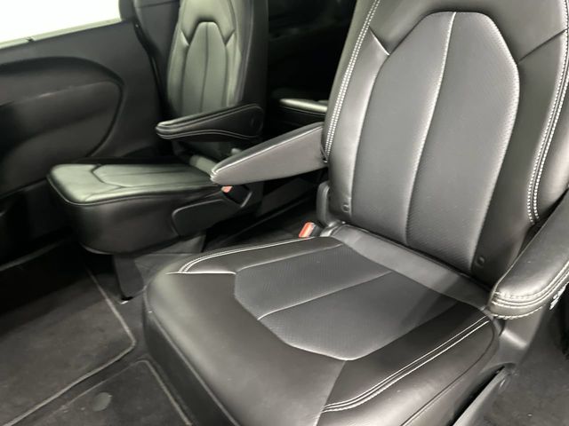 Thumbnail: 2026 Chrysler Pacifica - 8