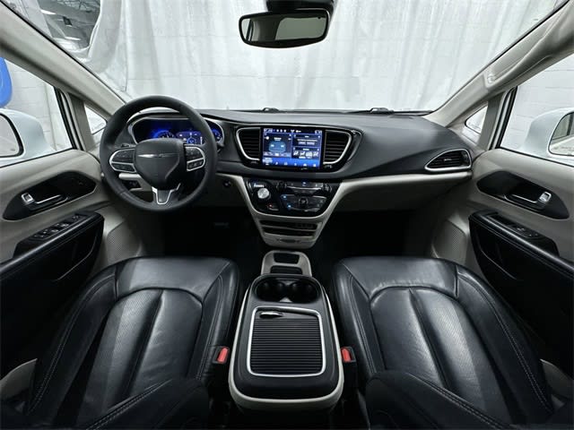 2022 Chrysler Pacifica Touring L 9