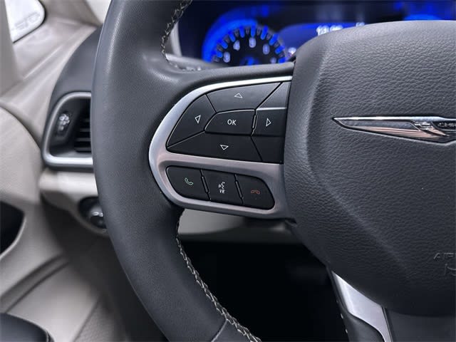2023 Chrysler Pacifica Touring L 21