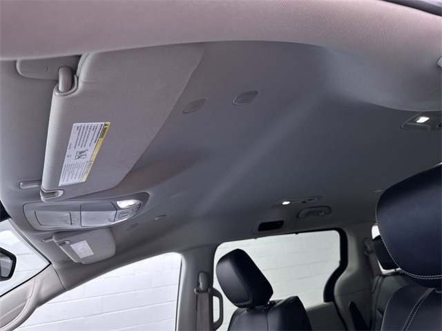 2023 Chrysler Pacifica Touring L 30