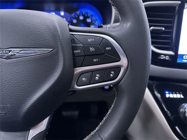 2023 Chrysler Pacifica Touring L 22