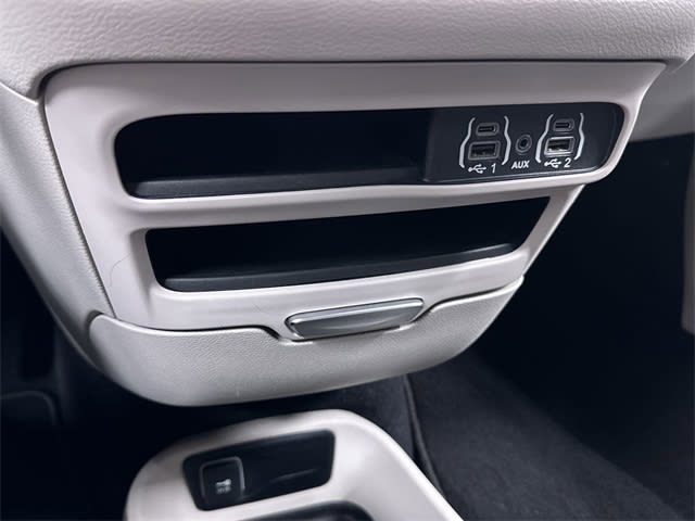 2023 Chrysler Pacifica Touring L 28