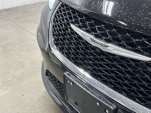 Thumbnail: 2025 Chrysler Pacifica - 4