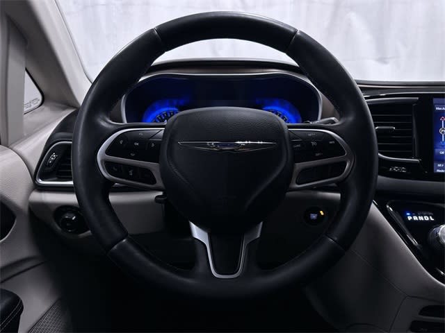 2018 Chrysler Pacifica  11