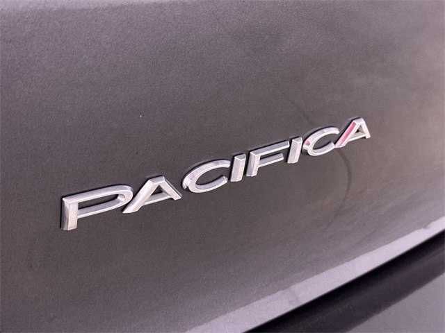 2018 Chrysler Pacifica  5