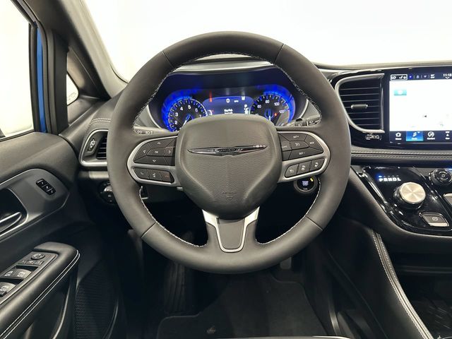 Thumbnail: 2026 Chrysler Pacifica - 9