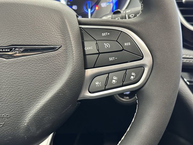 Thumbnail: 2026 Chrysler Pacifica - 24