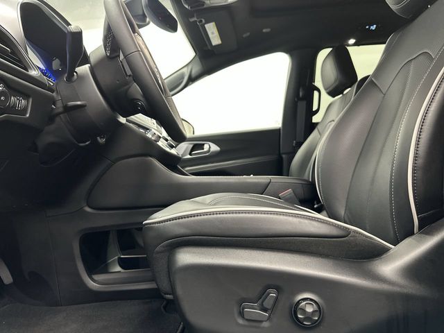 Thumbnail: 2026 Chrysler Pacifica - 31