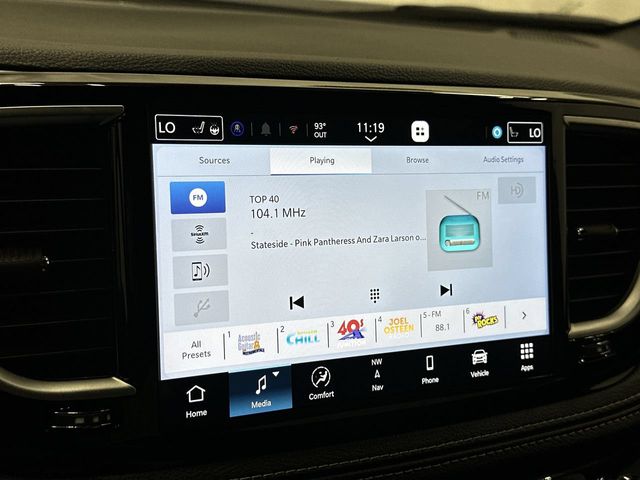 Thumbnail: 2026 Chrysler Pacifica - 10