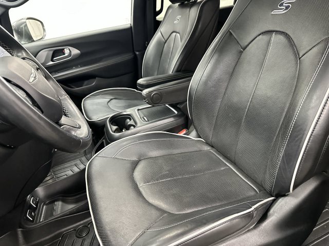 Thumbnail: 2020 Chrysler Pacifica - 7