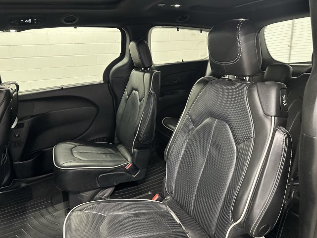 Thumbnail: 2020 Chrysler Pacifica - 9