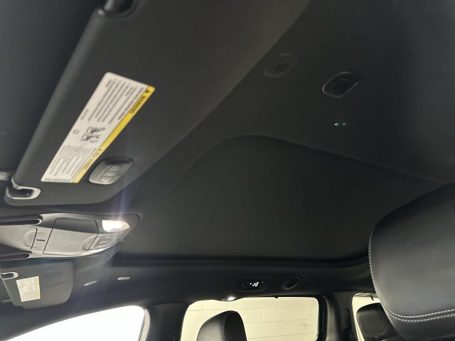 Thumbnail: 2020 Chrysler Pacifica - 32