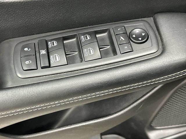 Thumbnail: 2020 Chrysler Pacifica - 25