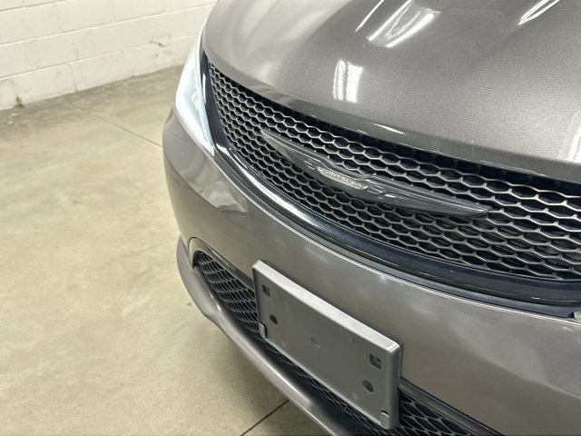 Thumbnail: 2020 Chrysler Pacifica - 4