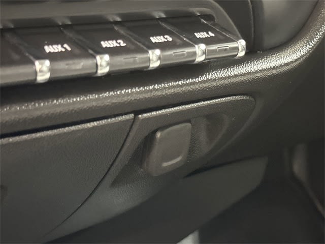 Thumbnail: 2019 Chevrolet Silverado 2500 - 29