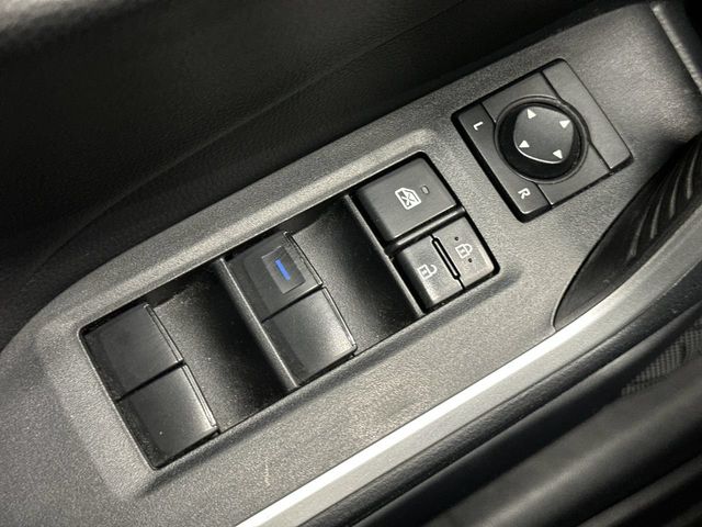 Thumbnail: 2019 Toyota RAV4 - 24