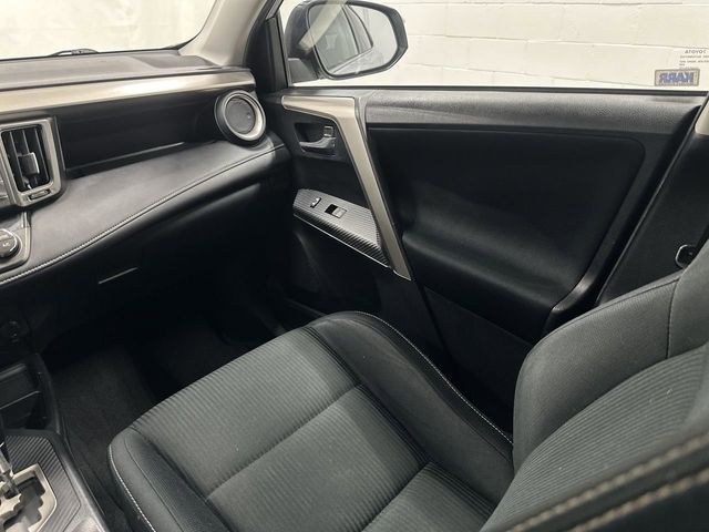 Thumbnail: 2015 Toyota RAV4 - 6