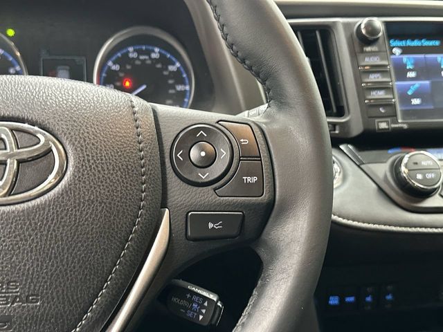 Thumbnail: 2017 Toyota RAV4 - 23