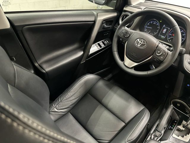 Thumbnail: 2017 Toyota RAV4 - 2