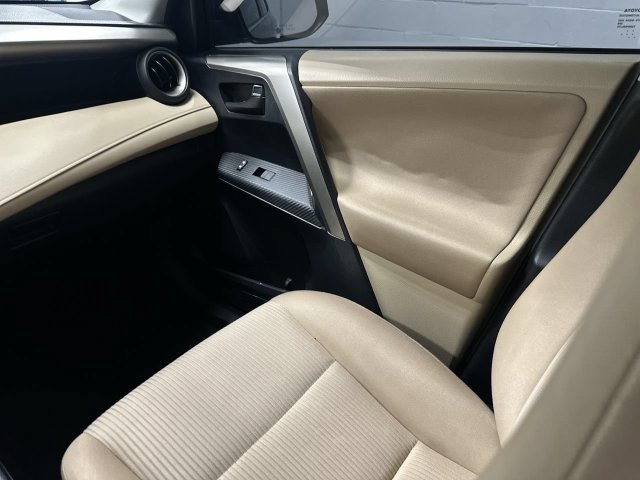 Thumbnail: 2013 Toyota RAV4 - 8