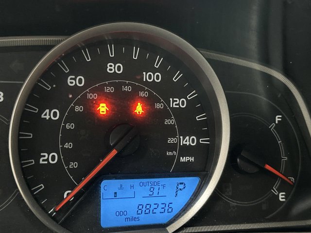 Thumbnail: 2013 Toyota RAV4 - 12