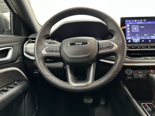 Thumbnail: 2023 Jeep Compass - 6