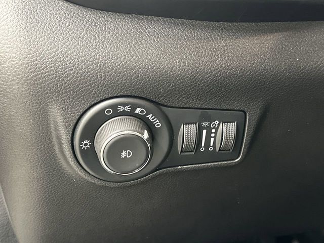 Thumbnail: 2025 Jeep Compass - 24