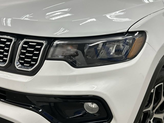 Thumbnail: 2025 Jeep Compass - 32