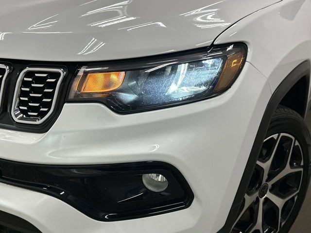 Thumbnail: 2025 Jeep Compass - 32