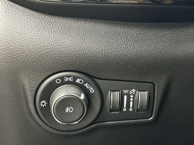 Thumbnail: 2025 Jeep Compass - 24
