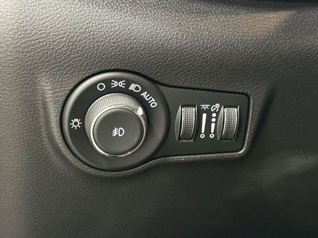 Thumbnail: 2025 Jeep Compass - 24