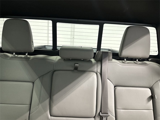 Thumbnail: 2020 Chevrolet Silverado 1500 - 21