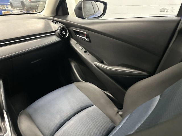 Thumbnail: 2018 Toyota Yaris iA - 21