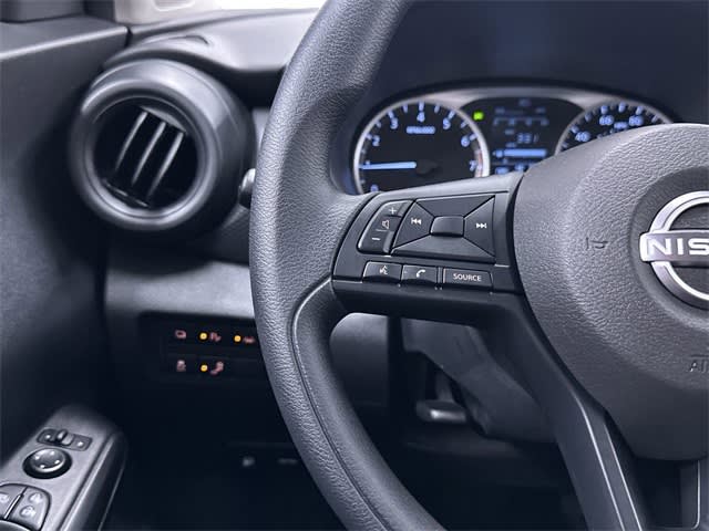 2024 Nissan Kicks S 23