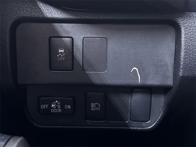 2023 Toyota Tacoma SR5 25
