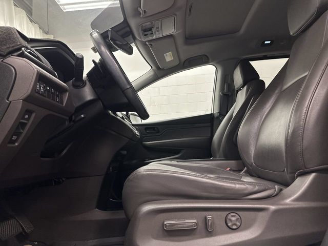 Thumbnail: 2019 Honda Odyssey - 8