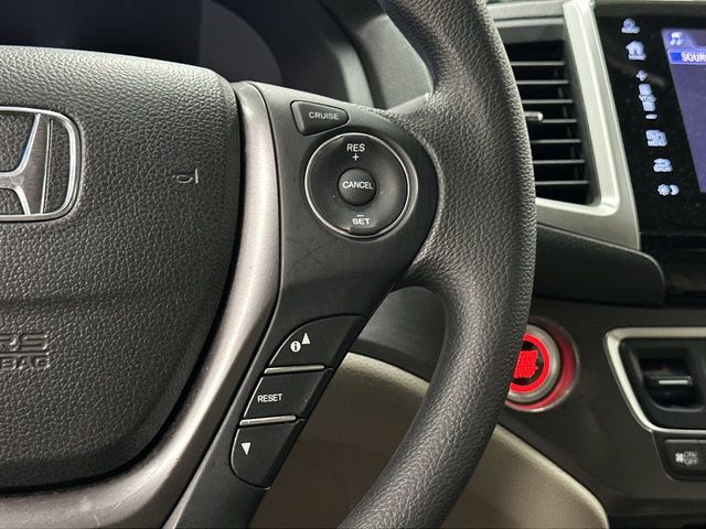 Thumbnail: 2017 Honda Pilot - 23
