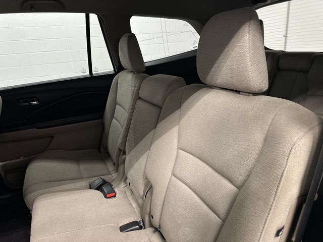 Thumbnail: 2017 Honda Pilot - 9
