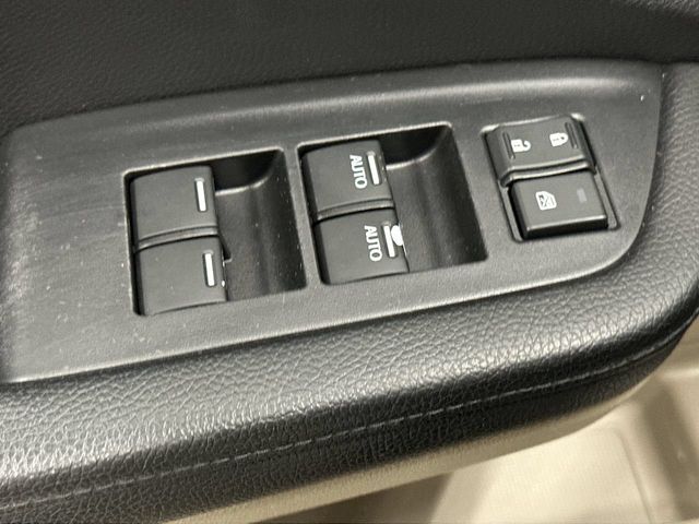 Thumbnail: 2017 Honda Pilot - 25