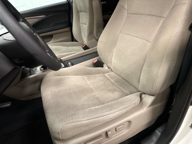 Thumbnail: 2017 Honda Pilot - 8
