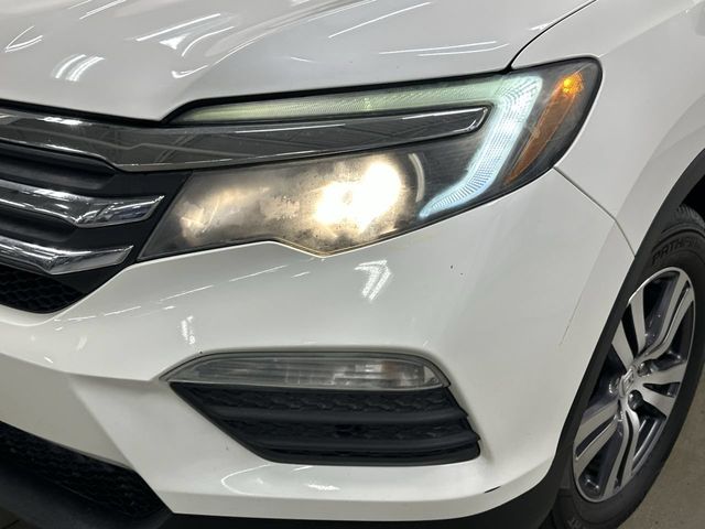 Thumbnail: 2017 Honda Pilot - 32