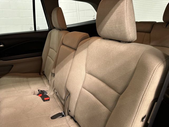 Thumbnail: 2017 Honda Pilot - 9