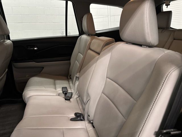 Thumbnail: 2016 Honda Pilot - 9