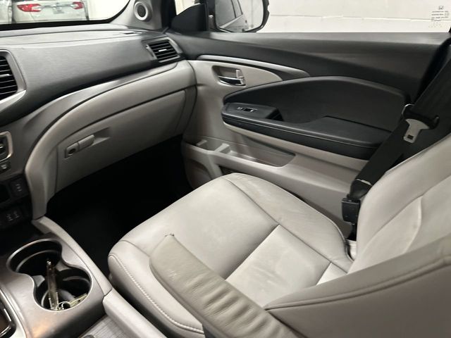 Thumbnail: 2016 Honda Pilot - 8