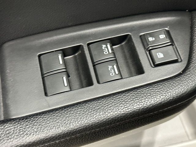 Thumbnail: 2017 Honda Pilot - 26