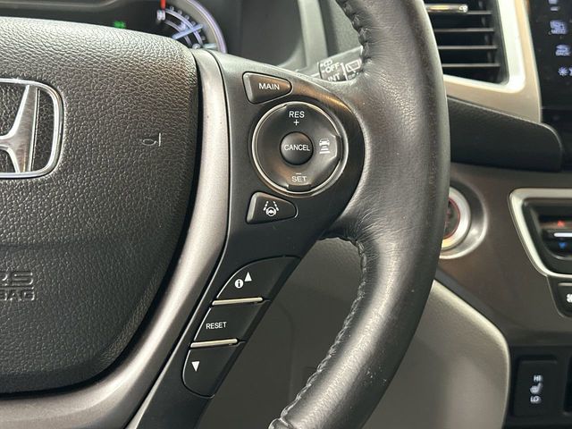 Thumbnail: 2017 Honda Pilot - 24