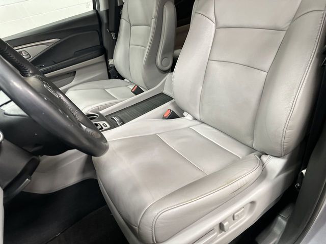 Thumbnail: 2017 Honda Pilot - 7